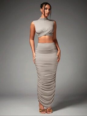 Elegant Gray Women's Skirt Set